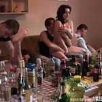 Fiesta de sexo en grupo secreto amateur checo senporno