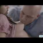 papá intenta resolver los problemas de humedad de su hija vidios de sexo