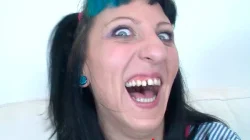 Folladas salvajes en casa de Betty Foxxx- Su marido obsesionado con su coño no la deja ni respirar