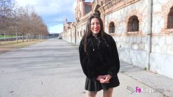Lara Croft sale de caza a por un semental! Eres Juanjo Quiero follar hoy mismo